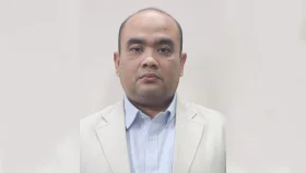 মুঠোয় ধরা পৃথিবী, বদলে যাওয়া প্রজন্ম: প্রযুক্তি, মানুষ ও সময়ের নতুন ভাষ্য