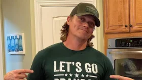 চিরবিদায় নিলেন &lsquo;থ্রি ডোরস ডাউন&rsquo; খ্যাত ব্র্যাড আর্নল্ড