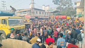 অতিরিক্ত ভাড়া আদায়, নবীনগর-চন্দ্রা মহাসড়ক অবরোধ