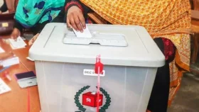 ভোট কেন্দ্রে যা করবেন আর যা করবেন না