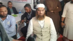 ভোট পুনর্গণনার দাবি নিয়ে ইসিতে মামুনুল হক