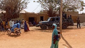 নাইজেরিয়াতে অস্ত্রধারীদের গুলিতে নিহত ৩২&nbsp;