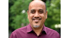 মাহবুব মোর্শেদকে অযোগ্য বললেন আজাদ মজুমদার