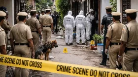 অন্তঃসত্ত্বা স্ত্রী ও ৩ মেয়েকে গলা কেটে হত্যা, স্বামী পলাতক