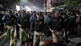 ডগ স্কোয়াড নিয়ে জেনেভা ক্যাম্পে পুলিশের সাঁড়াশি অভিযান