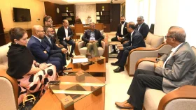 পোশাক শিল্পের সমস্যা সমাধানে সুপারিশ চেয়েছেন অর্থমন্ত্রী