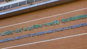 পুরান ঢাকায় এসি বিস্ফোরণে দগ্ধ ৩