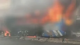 গাজীপুরে বাস-মোটরসাইকেল সংঘর্ষে আগুন, আহত ১