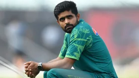 বাঁচা-মরার লড়াইয়ে বাবরকে বাদ দেওয়ার পরামর্শ