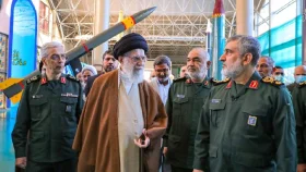 খামেনির মৃত্যুর পর নতুন নেতা নিয়োগে চাপ দিচ্ছে আইআরজিসি