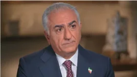 অন্তর্বর্তীকালীন নেতা হতে প্রস্তুত রেজা পাহলভি&nbsp;