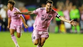 মেসির জোড়া গোলে ইতিহাস গড়লো মায়ামি