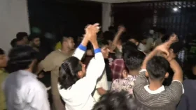 মধ্যরাতে ঢাকা পলিটেকনিকে দুই গ্রুপের সংঘর্ষ, আহত ১০