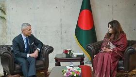 প্রতিমন্ত্রী শামা ওবায়েদের সঙ্গে বৈঠকে পল কাপুর