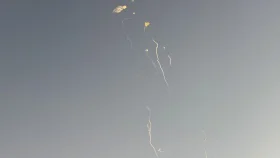 ২ ক্ষেপণাস্ত্র ও ৯ ড্রোন ভূপাতিত করলো সৌদি আরব