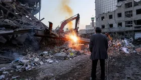 কোন দিকে মোড় নিচ্ছে ইরানে যুদ্ধ