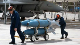 ১২ হাজার মার্কিন বোমা পাচ্ছে ইসরায়েল