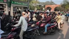 আজ থেকে রেশনিং পদ্ধতিতে তেল বিক্রি শুরু