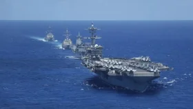 ইরানের উপকূলে ধেয়ে আসছে মার্কিন রণতরী আব্রাহাম লিংকন