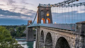 প্রকৌশলবিদ্যার ইতিহাস বদলে দেওয়া মেনাই স্ট্রেট ব্রিজ