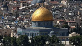 আল-আকসা বন্ধ রাখায় ইসরায়েলের বিরুদ্ধে একজোট ৮ মুসলিম দেশ