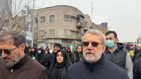 জনতার সঙ্গে রাজপথে পেজেশকিয়ান ও লারিজানি