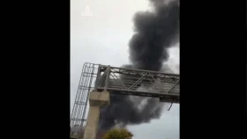 ইরানের ভয়াবহ হামলায় জ্বলছে ইসরায়েলের তেল আবিব