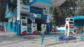 রাত থেকে উঠে যাচ্ছে জ্বালানি তেল নেওয়ার সীমাবদ্ধতা