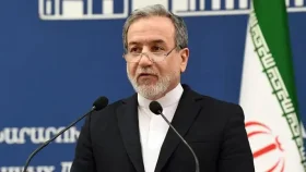 যুক্তরাষ্ট্র ও ইসরায়েল বাদে হরমুজ প্রণালি সবার জন্য উন্মুক্ত: আরাঘচি