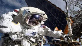 মহাকাশে &lsquo;স্পেসওয়াক&rsquo; করবেন নাসার নভোচারীরা