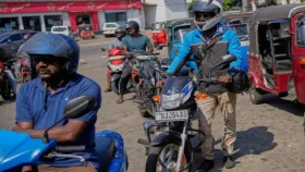 জ্বালানি সাশ্রয়ে শ্রীলঙ্কায় প্রতি বুধবার অফিস ও শিক্ষা প্রতিষ্ঠান বন্ধ&nbsp;