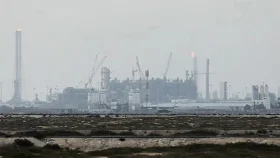 কাতারের এলএনজি স্থাপনায় ইরানের ক্ষেপণাস্ত্র হামলা