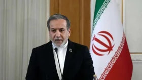 যুক্তরাজ্যকে কড়া হুঁশিয়ারি দিয়ে যা বললেন আরাগচি