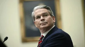 ইরানি তেলের ওপর নিষেধাজ্ঞা শিথিল করতে পারে যুক্তরাষ্ট্র