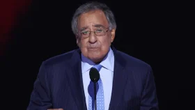 ইরান সংকটের জন্য ট্রাম্প দুষলেন সাবেক সিআইএ প্রধান