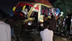 কুমিল্লায় যাত্রীবাহী বাসে ট্রেনের ধাক্কায় নিহত ৫
