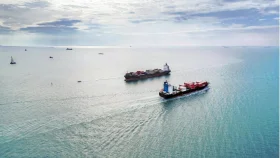 সমন্বয় সাপেক্ষে বিদেশি জাহাজ চলাচলে বাধা নেই: ইরান