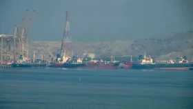 আমিরাতের শারজাহ উপকূলে জাহাজে বিস্ফোরণ