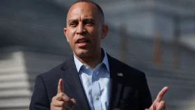 যুক্তরাষ্ট্রের সরকার পরিবর্তন জরুরি