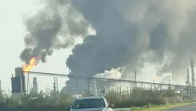 যুক্তরাষ্ট্রে তেল শোধনাগারে বিস্ফোরণ