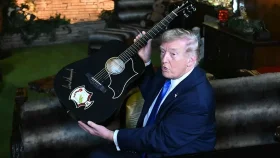 ইরান যুদ্ধের মাঝেই ট্রাম্পের &lsquo;রহস্যময়&rsquo; কর্মকাণ্ড