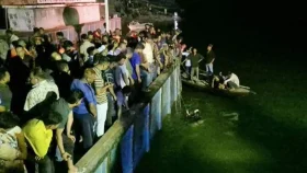 নিয়ন্ত্রণ হারিয়ে বাস নদীতে, ১৪ জনের মরদেহ উদ্ধার