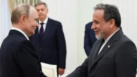 ইরানে খাদ্য ও ওষুধের পর এবার সমরাস্ত্র দিচ্ছে রাশিয়া