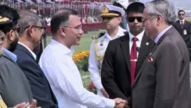 কুচকাওয়াজ অনুষ্ঠানে যোগ দিয়েছেন রাষ্ট্রপতি ও প্রধানমন্ত্রী