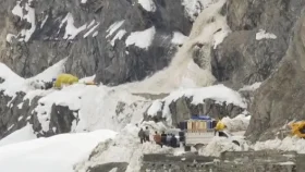 জম্মু-কাশ্মিরের জোজিলা পাসে ভয়াবহ তুষারধসে নিহত ৭