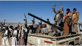 যুদ্ধে নামলো হুথিরা, বিশ্বজুড়ে জ্বালানি ও নৌ-বাণিজ্যে অস্থিরতা