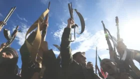 যুদ্ধে নামলো হুথিরা, বিশ্বজুড়ে জ্বালানি ও নৌ-বাণিজ্যে অস্থিরতা