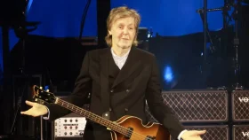 কনসার্টে ট্রাম্পকে ট্রোল করলেন বিটলস কিংবদন্তি ম্যাকার্টনি