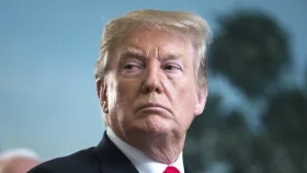 হরমুজ প্রণালি বন্ধ রেখেই যুদ্ধ শেষ করতে চান ট্রাম্প