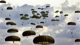 মধ্যপ্রাচ্যে মার্কিন প্যারাট্রুপার, &lsquo;খারগ দ্বীপ&rsquo; কি হাতছাড়া হচ্ছে ইরানের